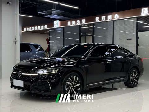 2022 Volkswagen Passat 330TSI Starry Sky Luxury Edition