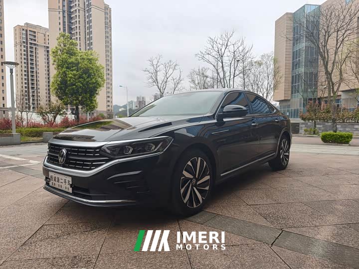 Volkswagen Passat Facelift 330TSI Luxury - ავტომობილი ჩინეთიდან