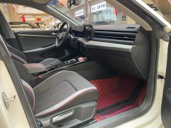 Volkswagen Lingdu L 280TSI DSG Dazzling Red Edition - ფოტო 9