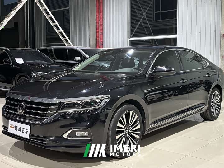 Volkswagen Passat 330TSI Luxury - ავტომობილი ჩინეთიდან