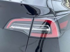 Tesla Model Y Standard Range RWD - ფოტო 9
