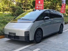Li Auto Li Xiang MEGA Ultra - ფოტო 1