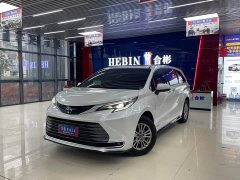 Toyota Sienna 2021 2.5L Hybrid Premium Edition - ფოტო 2