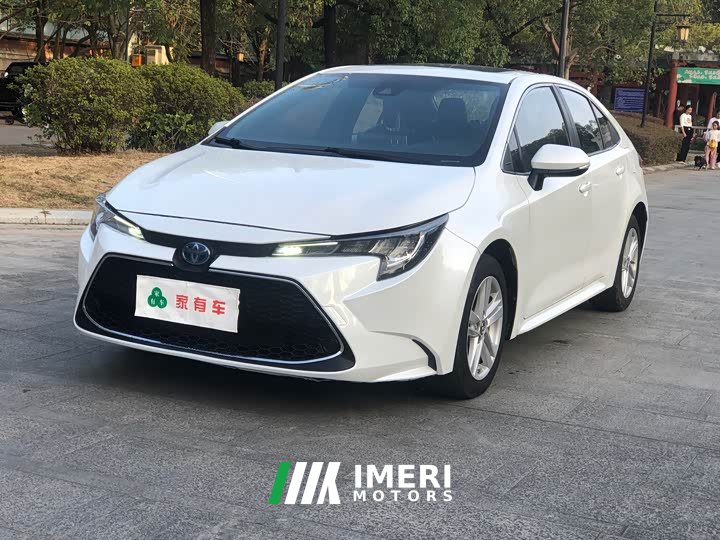 Toyota Corolla Hybrid 1.8H E-CVT Luxury - ავტომობილი ჩინეთიდან