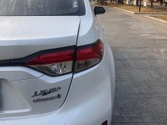 Toyota Corolla Hybrid 1.8H E-CVT Luxury - ფოტო 12