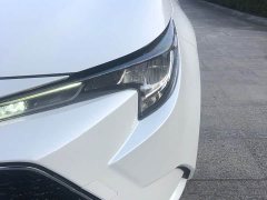 Toyota Corolla Hybrid 1.8H E-CVT Luxury - ფოტო 4