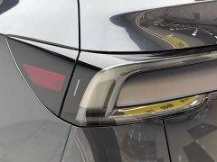 Tesla Model Y Rear-Wheel Drive - ფოტო 13