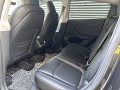 Tesla Model Y Rear-Wheel Drive - ფოტო 6