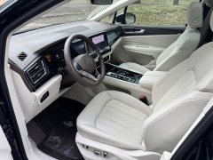 Volkswagen Viloran 330TSI Luxury - ფოტო 5