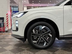 Volvo XC70 Plug-in Hybrid 2026 AWD Extended Range Core - ფოტო 6