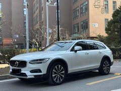Volvo V90 Cross Country B5 AWD Intelligent Remote Edition - ფოტო 1