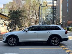 Volvo V90 Cross Country B5 AWD Intelligent Remote Edition - ფოტო 4