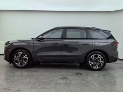 Lincoln Explorer 2023 2.0T AWD EcoBoost Hybrid Elite - ფოტო 9
