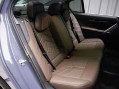 BMW 5 Series 525Li M Sport Package - ფოტო 7