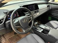 Lexus ES 200 Excellence Edition - ფოტო 11