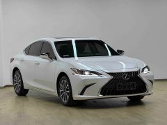 Lexus ES 200 Excellence Edition - ფოტო 3