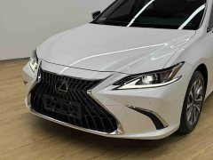 Lexus ES 200 Excellence Edition - ფოტო 4