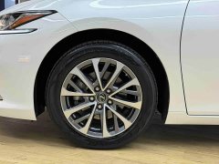 Lexus ES 200 Excellence Edition - ფოტო 5