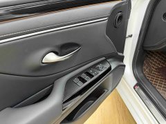 Lexus ES 200 Excellence Edition - ფოტო 9