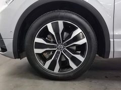 Volkswagen Tiguan L 2023 330TSI Automatic FWD R-Line Comfort Edition - ფოტო 13