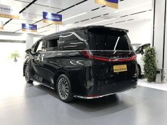 Lexus LM 2023 500h Four-Seat Royal Edition - ფოტო 12
