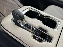Lexus LM 2023 500h Four-Seat Royal Edition - ფოტო 15