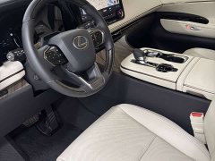 Lexus LM 2023 500h Six-Seat Premium Edition - ფოტო 8