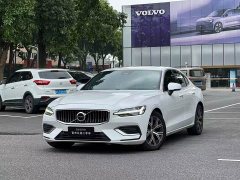 Volvo S60 B4 Smart Luxury Edition - ფოტო 1