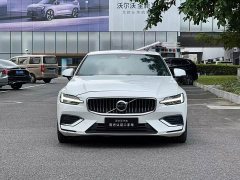 Volvo S60 B4 Smart Luxury Edition - ფოტო 2