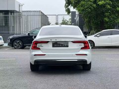 Volvo S60 B4 Smart Luxury Edition - ფოტო 5