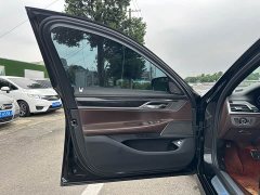 BMW 7 Series 730Li M Sport Package - ფოტო 12