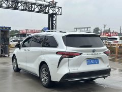 Toyota Sienna 2021 2.5L Hybrid Premium Edition - ფოტო 11