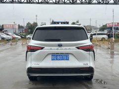 Toyota Sienna 2021 2.5L Hybrid Premium Edition - ფოტო 9