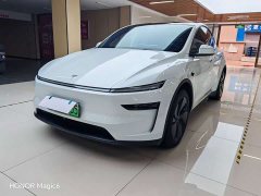 Tesla Model Y Rear-Wheel Drive - ფოტო 1