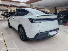 Tesla Model Y Rear-Wheel Drive - ფოტო 4