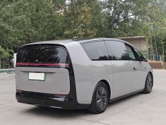 Li Auto Li Xiang MEGA Ultra - ფოტო 15