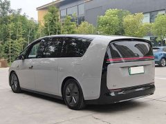 Li Auto Li Xiang MEGA Ultra - ფოტო 17