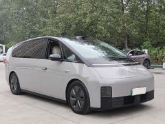 Li Auto Li Xiang MEGA Ultra - ფოტო 3