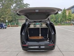 Li Auto Li Xiang MEGA Ultra - ფოტო 9