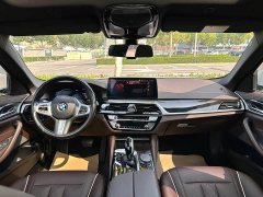 BMW 5 Series 525Li M Sport Package - ფოტო 8