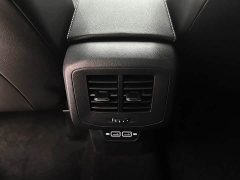 Volkswagen Tacqua Touran 200TSI DSG Smart Connected Edition - ფოტო 17