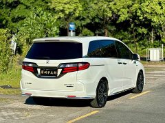 Honda Odyssey 2.0L Sharp Premium Edition - ფოტო 13