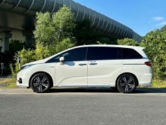 Honda Odyssey 2.0L Sharp Premium Edition - ფოტო 3