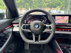 BMW 5 Series 530Li Premier M Sport Package - ფოტო 11
