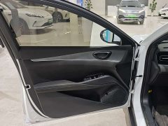 BYD Dolphin 06 DM-i Smart Drive 120KM Deluxe - ფოტო 4