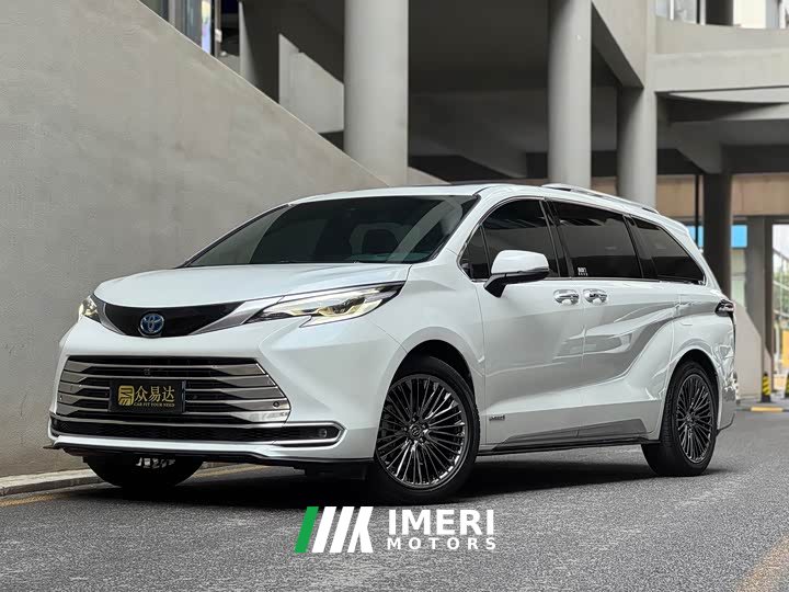 Toyota Sienna 2.5L Hybrid Platinum Edition
