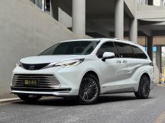 Toyota Sienna 2.5L Hybrid Platinum Edition - ფოტო 1