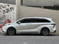 Toyota Sienna 2.5L Hybrid Platinum Edition - ფოტო 4