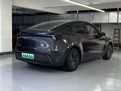 Tesla Model Y Rear-Wheel Drive - ფოტო 11