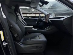 Tesla Model Y Rear-Wheel Drive - ფოტო 3